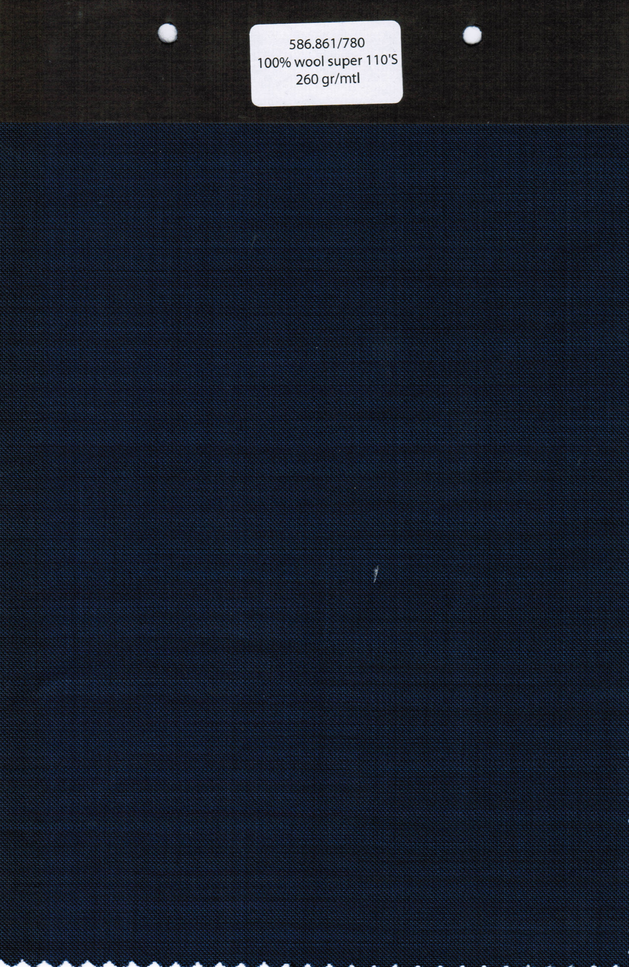 586861-780